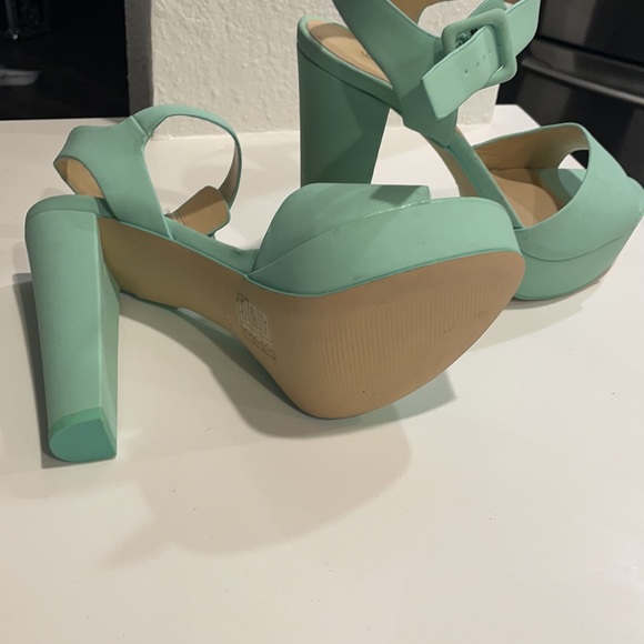 Platform heels - Picture 4 of 4